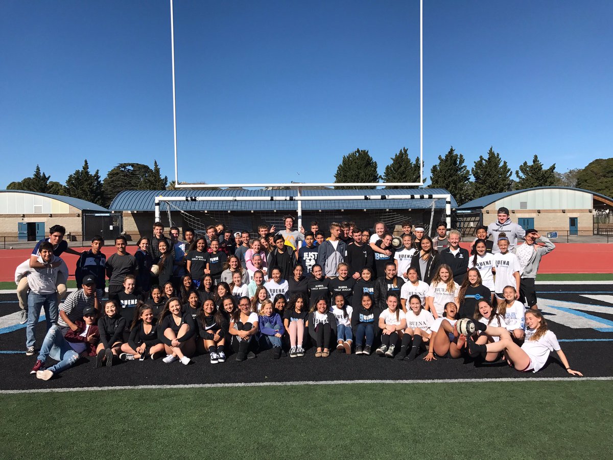 amber_kirk18's tweet image. Come support buena boys and girls soccer tonight against ventura @buena ⚽️💙 girls varsity at 5! #gobulldogs