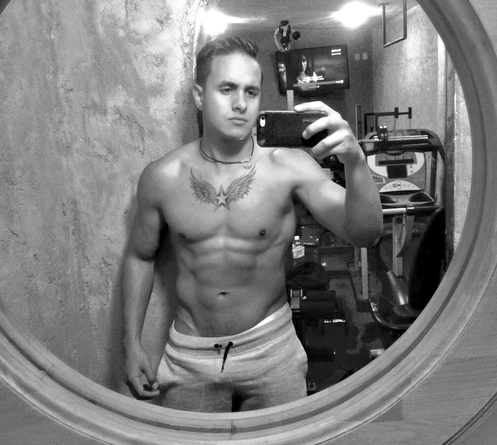 keniaymike's tweet photo. #FelizSabado para todas mis muñequitas!! 😍😍🙌🏻🔝❤️️💪🏻💪🏻 #gymday #fitness #Mike https://t.co/S3niCcXAoB