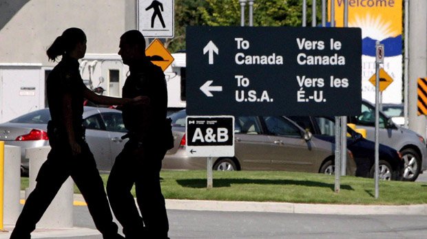 CP24's tweet photo. Canadian dual citizens may be affected by U.S. ban on passport holders from 7 countries https://t.co/hiPNDM7J5N https://t.co/6iJVGK1Jhd