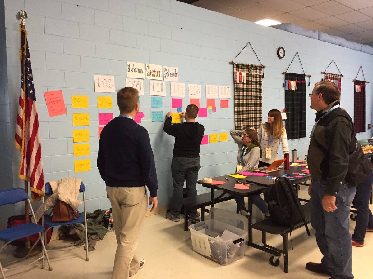 EdCampSav's tweet photo. Building the schedule.  #edcamp https://t.co/FwNrUZNiRq