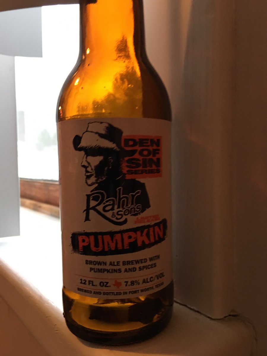 Behold the Grand Champion Pumpkin beer <a href="/RahrBrewing/">Rahr & Sons Brewing</a> Pumpkin Ale - pumpkin pie in a glass