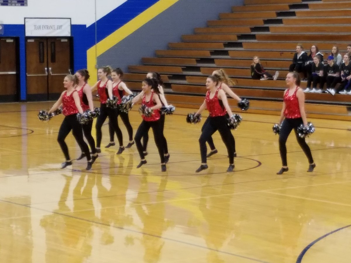 jm6ftunder's tweet photo. CHS Panther Dancers competing at Miss Kansas 2017 @CHSthejungle @usd333super @CJSHSPrincipal https://t.co/yYrbfPmFLS