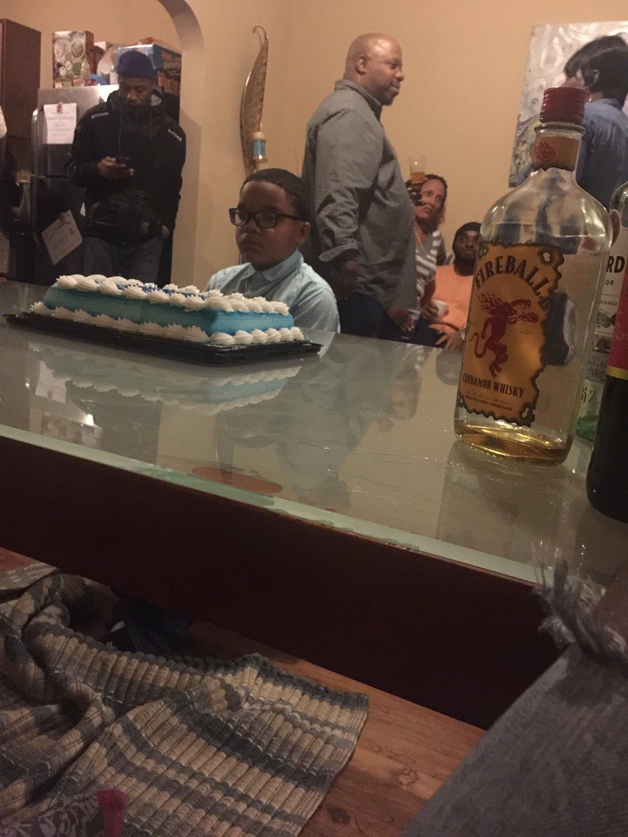 CauseWereGuys's tweet photo. When ya mom say she throwing you a Birthday party, but it's really for her: 😂💀🤦🏾‍♂️ https://t.co/ZVvGXw3Q4f