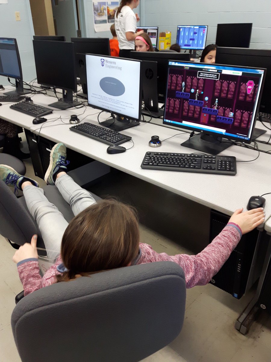 DW_Programs's tweet image. This is how we learn about computer &amp;amp; software engineering! 💻#CodeandChill #Girlsclub #ldnont