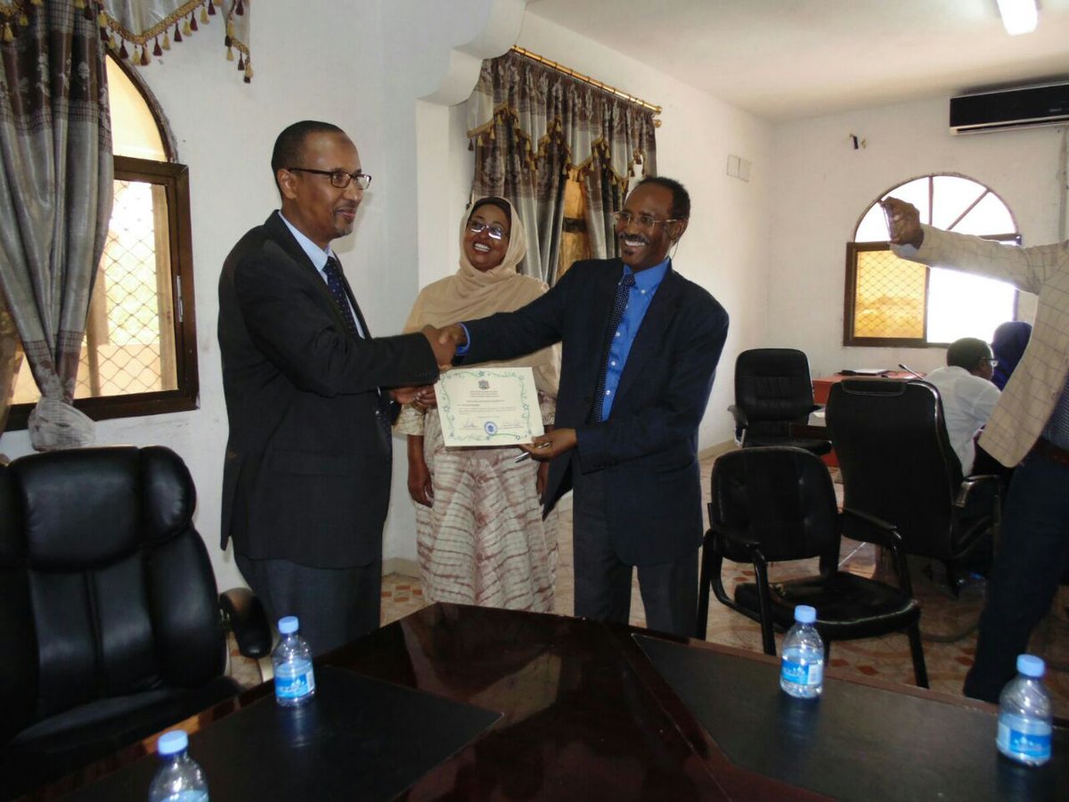 alihwarsame's tweet photo. I received my certificate of registration for upcoming Presidential election in #Somalia on 8 Feb. 2017. Let us hope the best for Somalia. https://t.co/mupqeIlHKx