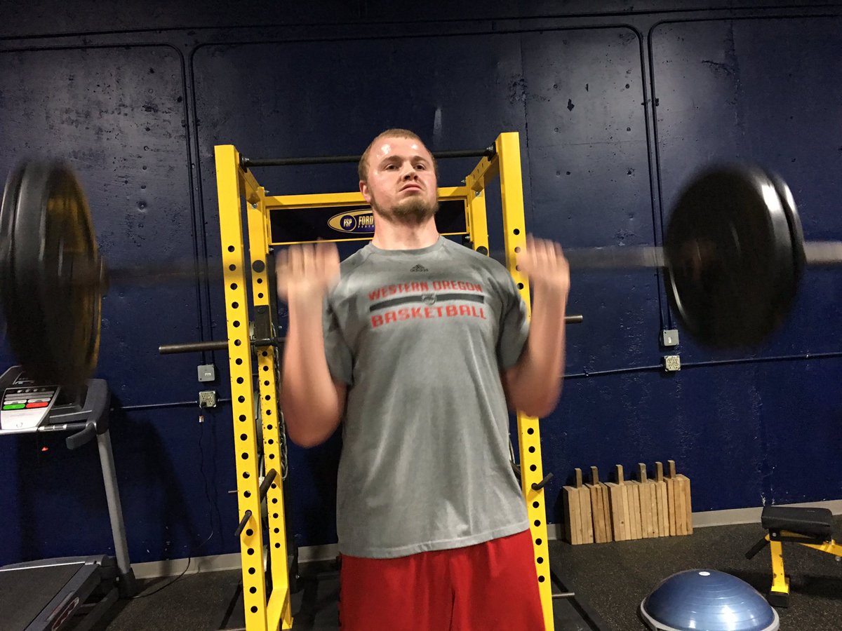 TFordFSP's tweet image. The last Offensive Warrior Session in progress for the #2017FSPDraftClass #CantCheatTheGrind