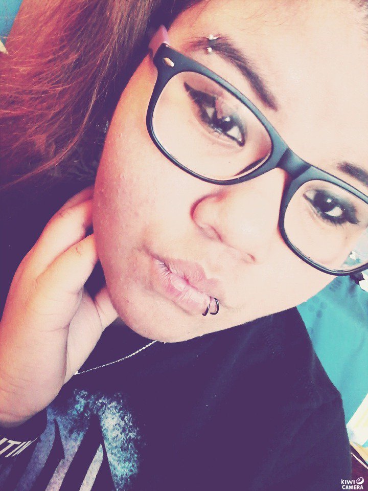 Babygir90246760's tweet photo. I got my eyebrows pierced ♥🤘💀 https://t.co/pSleN94qUS