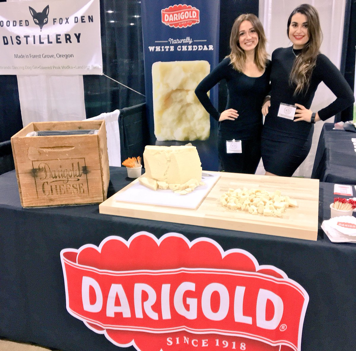 darigold's tweet photo. We're at @FirstTasteOR until 10pm. Sample our naturally white cheddar and other great eats and drinks from nearby #firsttasteoregon https://t.co/2L8uCWqI6m