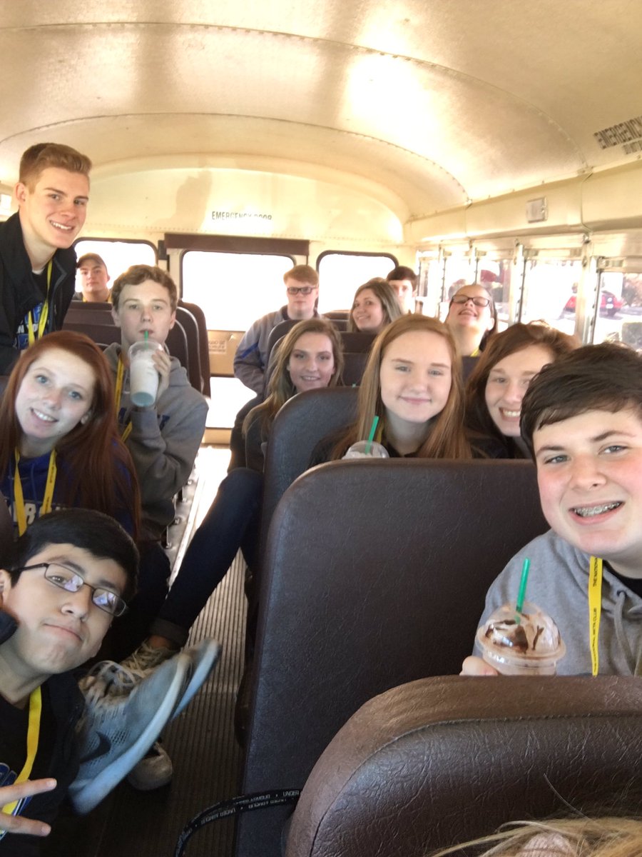 bismarckhs_mc's tweet photo. Bus selfie. #betacon17 https://t.co/z2BczVUqcA