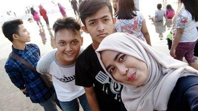 Come hangout with me > bangun tidur on #BIGOLIVE. web.live.bigo.sg/2152886716_148…