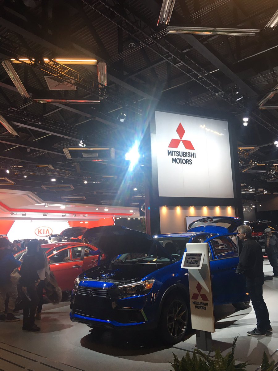 salonautomtl's tweet photo. Y'a de l'ambiance au #SalonAutoMtl. Dernier week-end, venez faire un tour.🏁😎#Monsalondelauto #autoshowmtl #MyAutoShow https://t.co/YQnPKbfuMQ