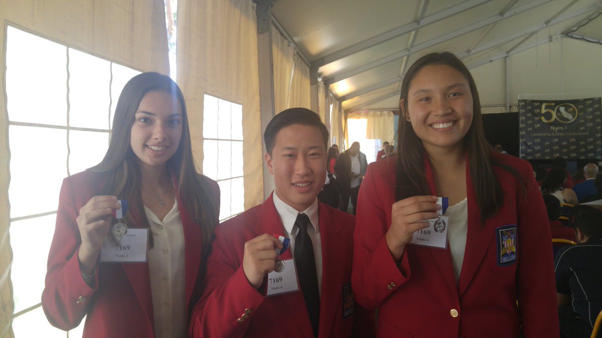 SkillsUSASPHS's tweet photo. Silver medalists for promotional bulletin board #SkillsUSACA #SkillsUSA #SkillsUSASPHS https://t.co/2vuA2zq3FR