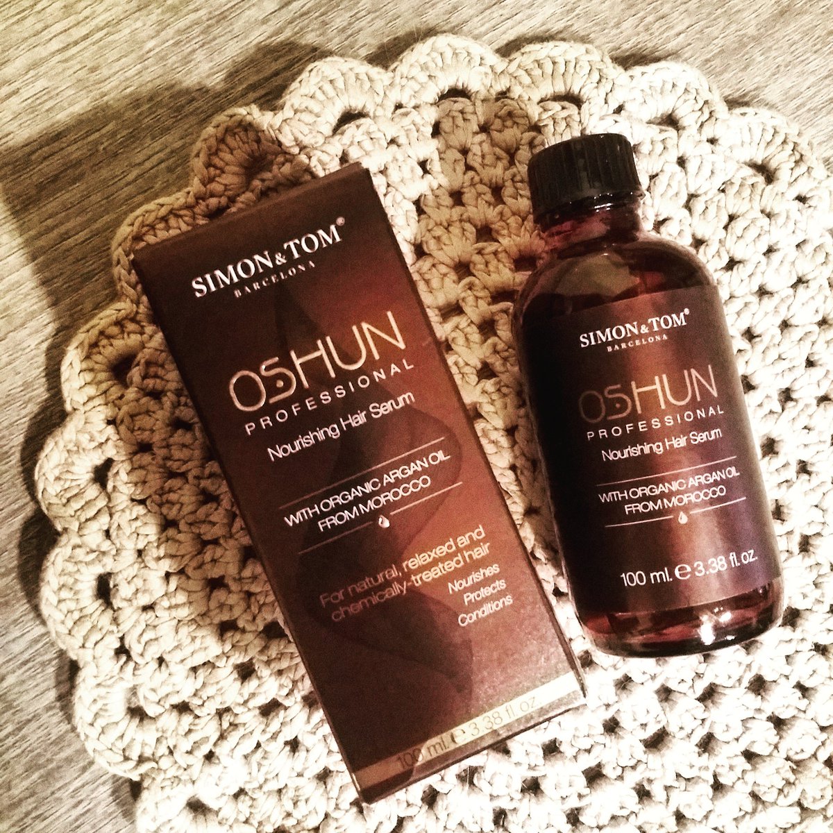 DarcysReviews's tweet photo. #OSHUN #nourishinghairserum #argan by #SIMONandTOM
Review online ➡ https://t.co/jHko4U4P0Y https://t.co/rfvz3jpauB