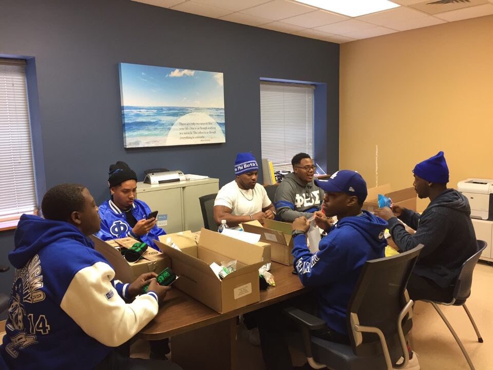 rozay_goatman's tweet image. Me and my brothers doing service #MuKappa #ΦΒΣ