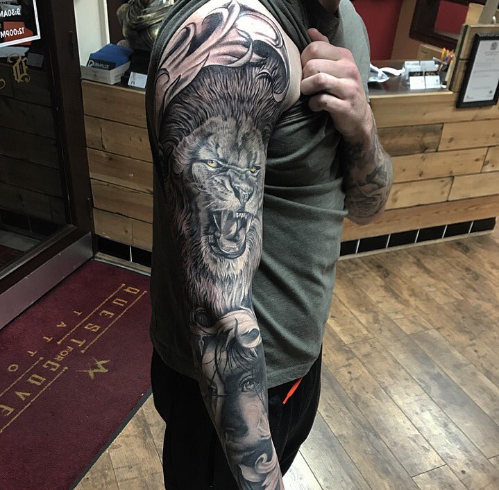 Quest4Coverage's tweet image. Tattoo collaboration done by @davies_jamie and Matthew turner #tattoo @LifesInked @TattooSociety13 @TatooPorn @SkinDeepMag @lad