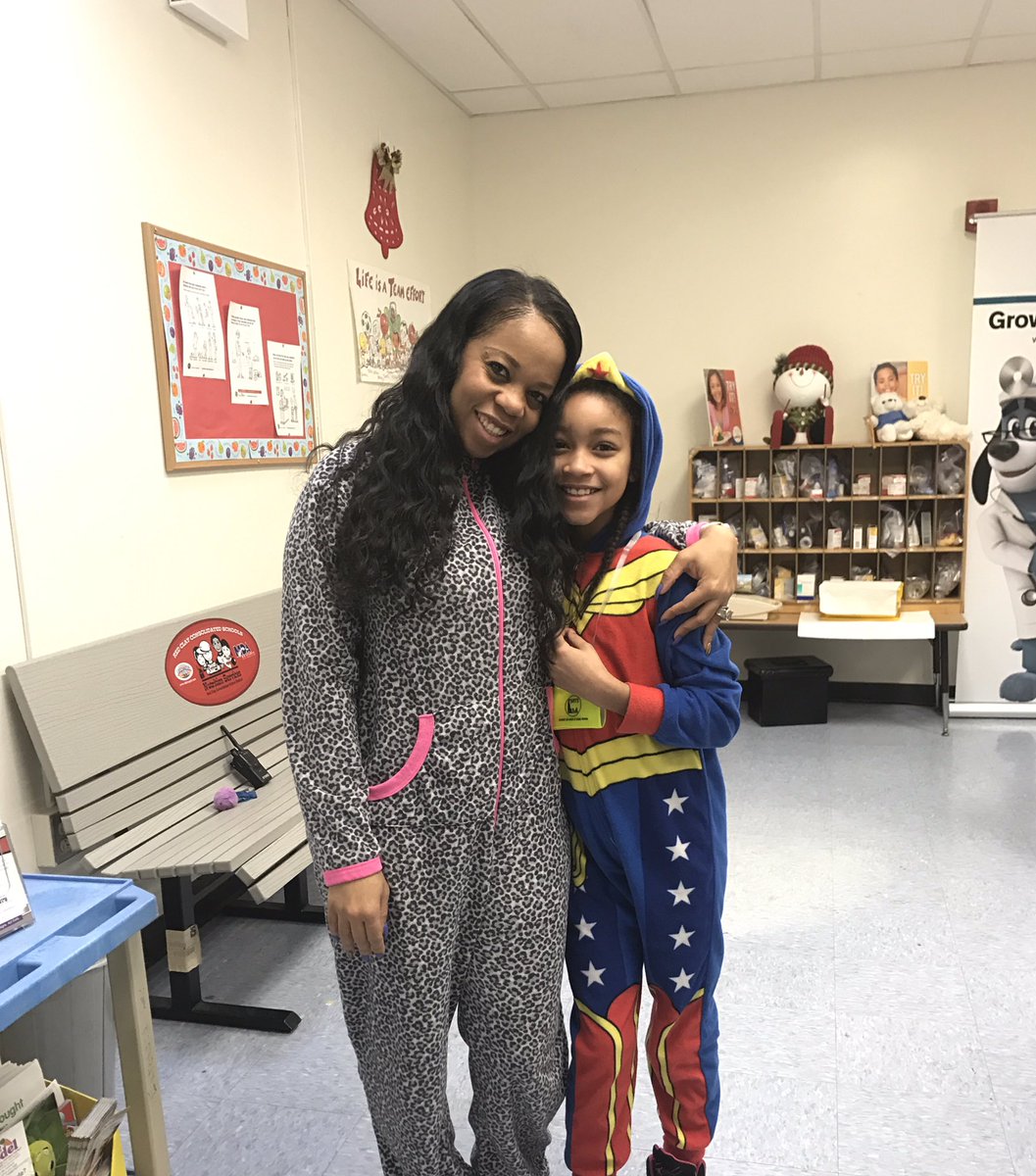 WESpsychologist's tweet photo. PJ day with one of my FAVS! #spiritweek #warnerROCKS #warnerthunderbirds 💙💙 https://t.co/11rmTRYz1u