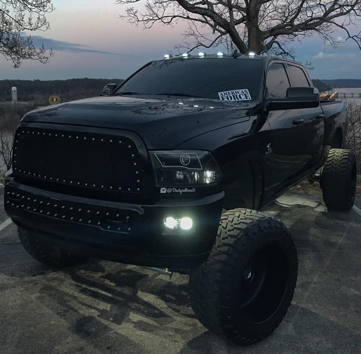 offroadforce's tweet image. So badass 😍