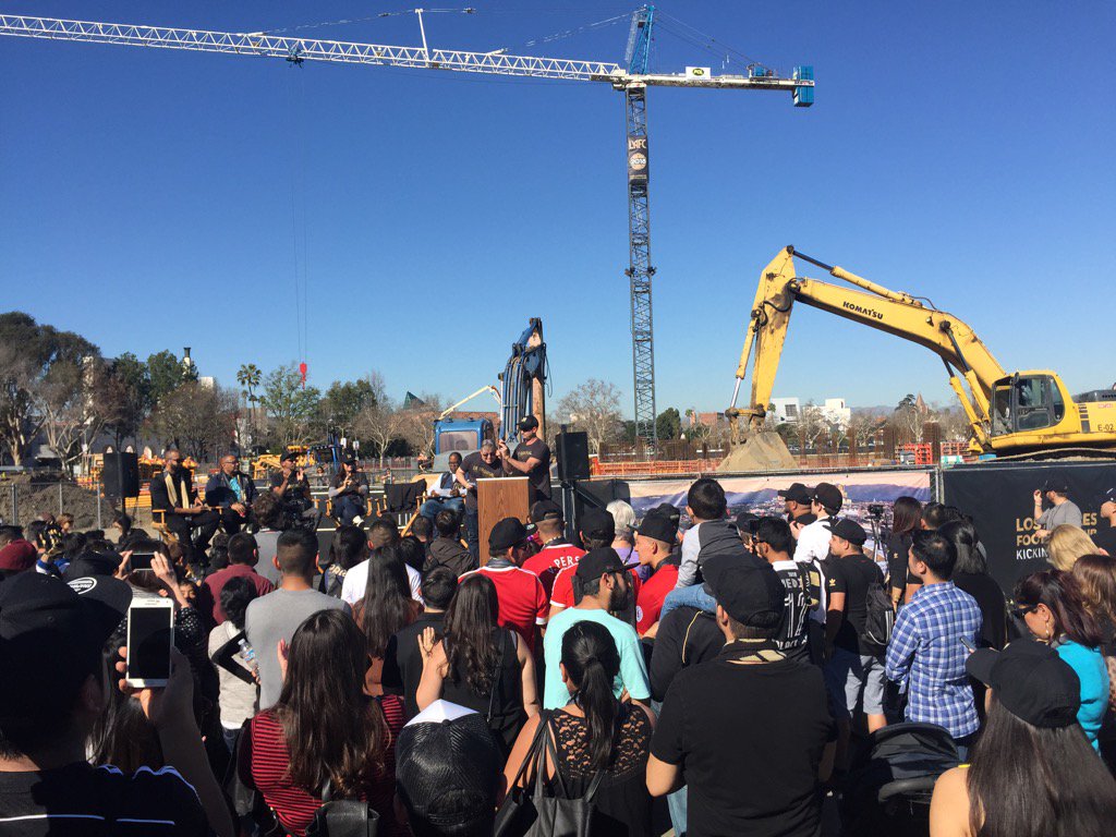 emmett_jonathan's tweet photo. Another great day for LAFC.
Great to see so many Supporters and Originals at the site today! https://t.co/h40luR0lxq