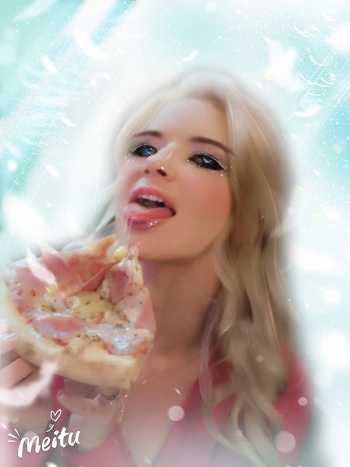 There's no better way to eat pizza 😈👅💦🍕 #Pizza #AlbriteAngels #Meitu @meituofficial https://t.co/VUb