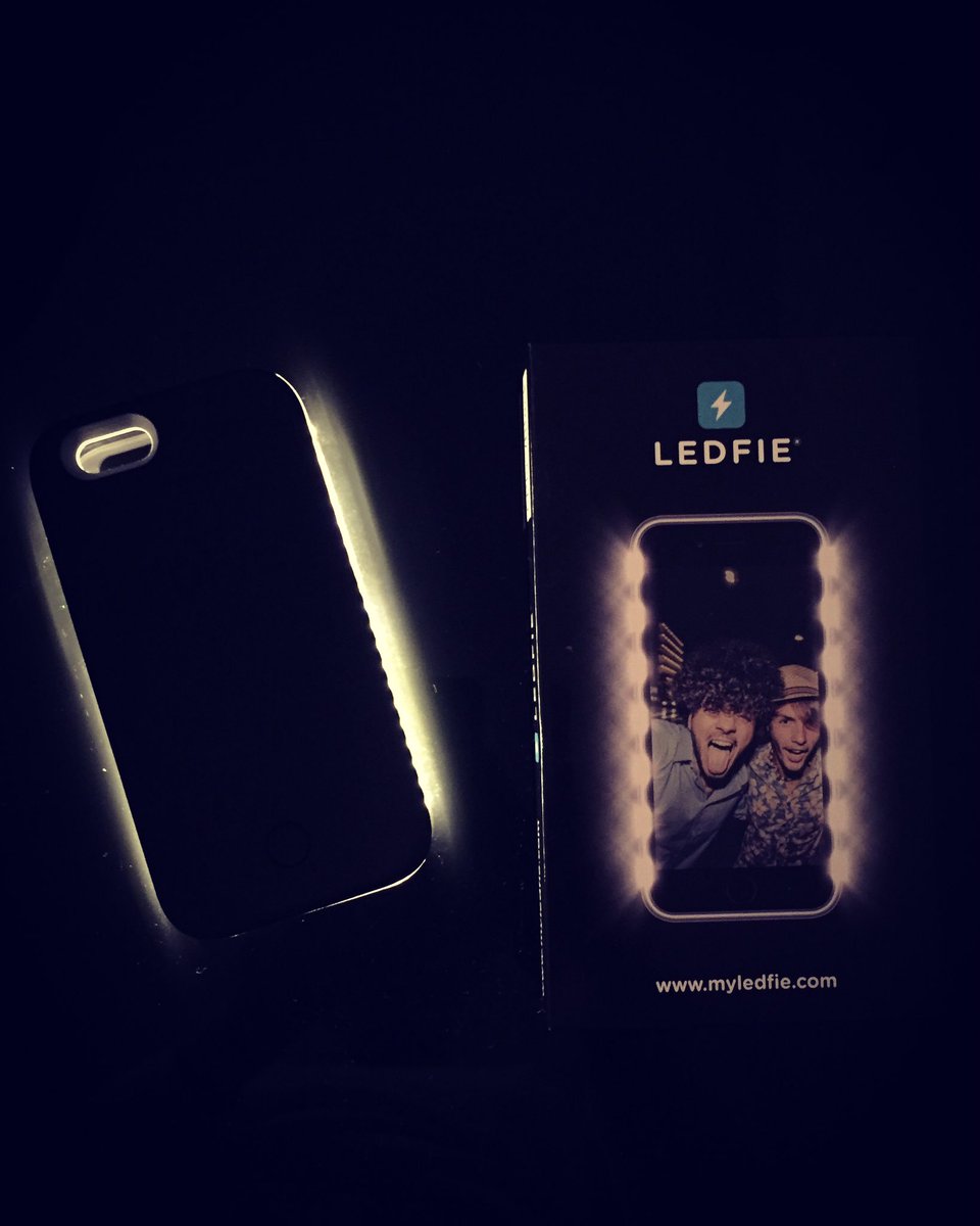 MyLedfie's tweet photo. Bon week-end avec #LEDFIE 💡
#weekend #relax #light #phonecase

Coque lumineuse toujours dispo à 29,90€ sur https://t.co/SnpJv8V7bA 📱 https://t.co/HvS06SJFY1