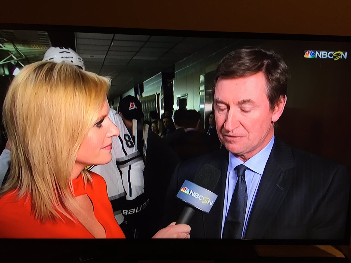 thesickflow15's tweet photo. @KathrynTappen - TAPPENTIME and The Great One! That's a lot of greatness on 1 screen. #headexplodes #NHLAllStar https://t.co/ExgOMzfxvA