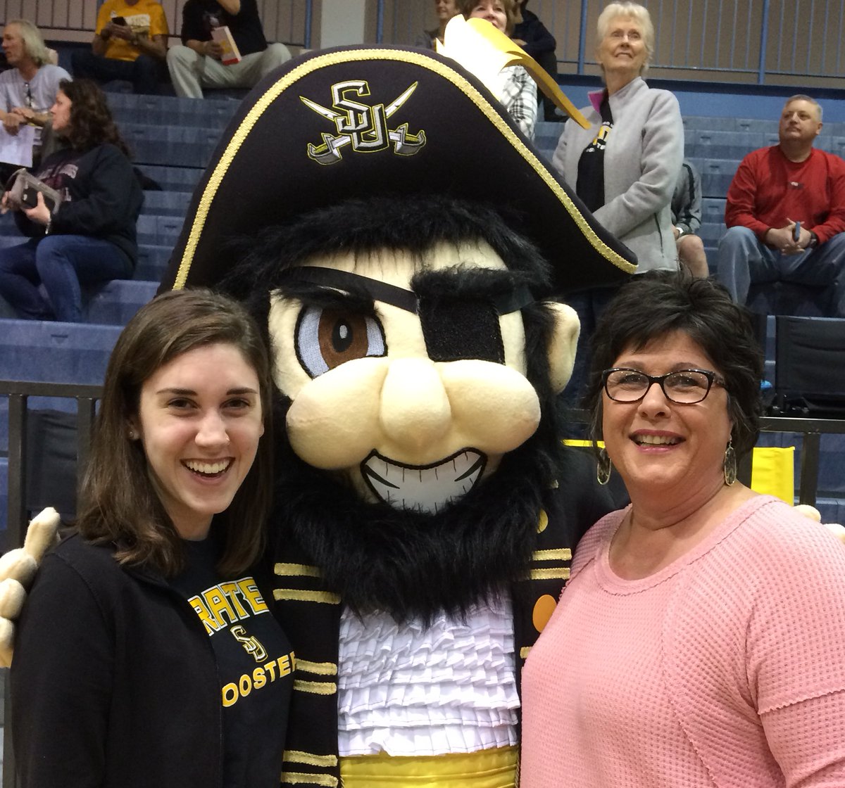 MondayLunch4SU's tweet photo. Between  B-ball games, Mama Cheryl and Rachel hanging out with Captain Ruder #HereWeGoBucs https://t.co/06OfFCGZUJ