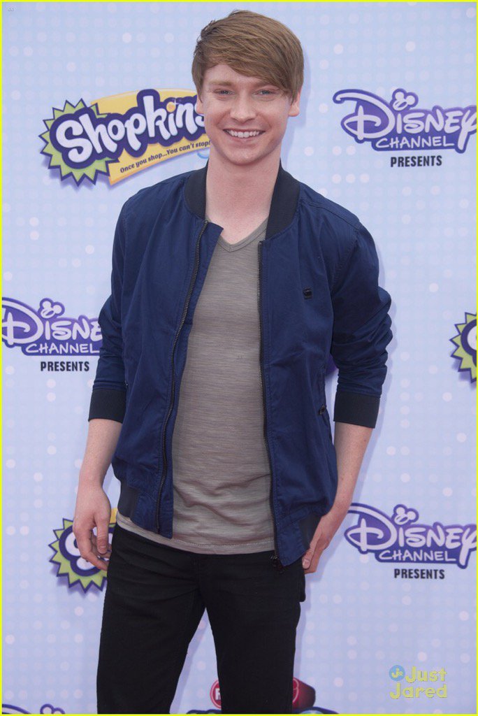 Happy 26th birthday Calum Worthy         