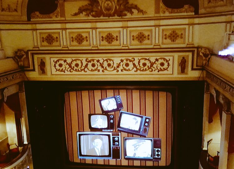 sjportugal1979's tweet photo. Great night at @deadfunnyplay. Quality cast and great performances. Nice people too https://t.co/LfreTOcPkV