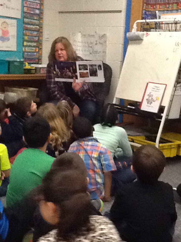 doreenmonahan's tweet photo. Learning about different cultures is so much fun!#fraserfamily https://t.co/2eopxJCP8c