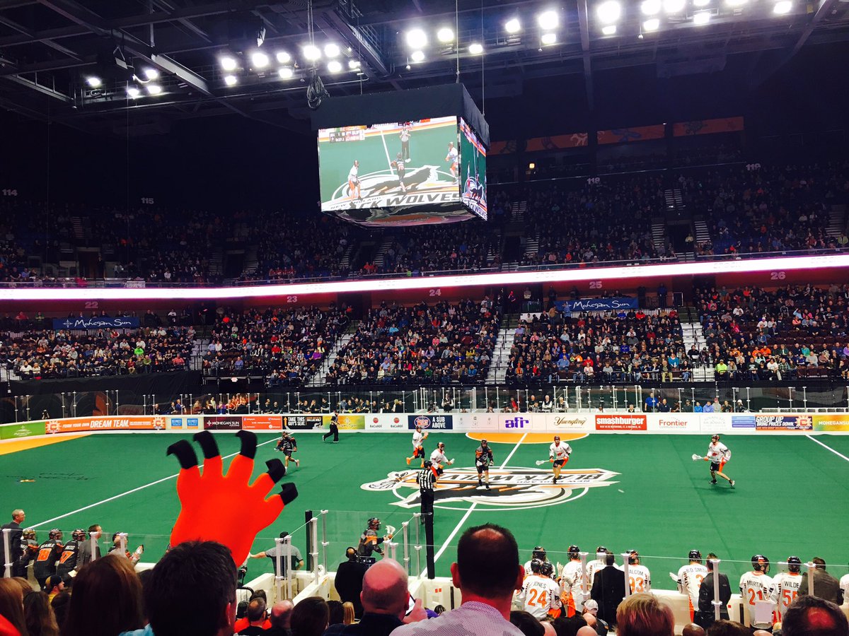 prim_siripipat's tweet photo. I'm all about new sports experiences. Never been to an indoor lax game, but this is cool! Shout out 2  @NEBlackWolves at @MoheganSun! https://t.co/CtlynJsH4t