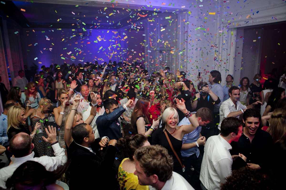 studiofilms's tweet photo. ¿Tienes una #boda? Mira estos 10 #tips por si se convierte en un #Afterparty https://t.co/eOP8yN5hLv Ve más tips en https://t.co/wGGKQfENpC https://t.co/qVpduF5LHp