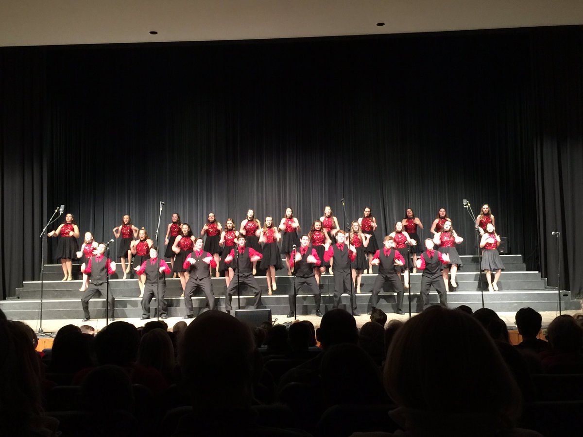SraGrub's tweet photo. Loved VIP!  Kicking off the evening session of #FindlayFest! #FHSTrojans https://t.co/jw1s9LLgPV
