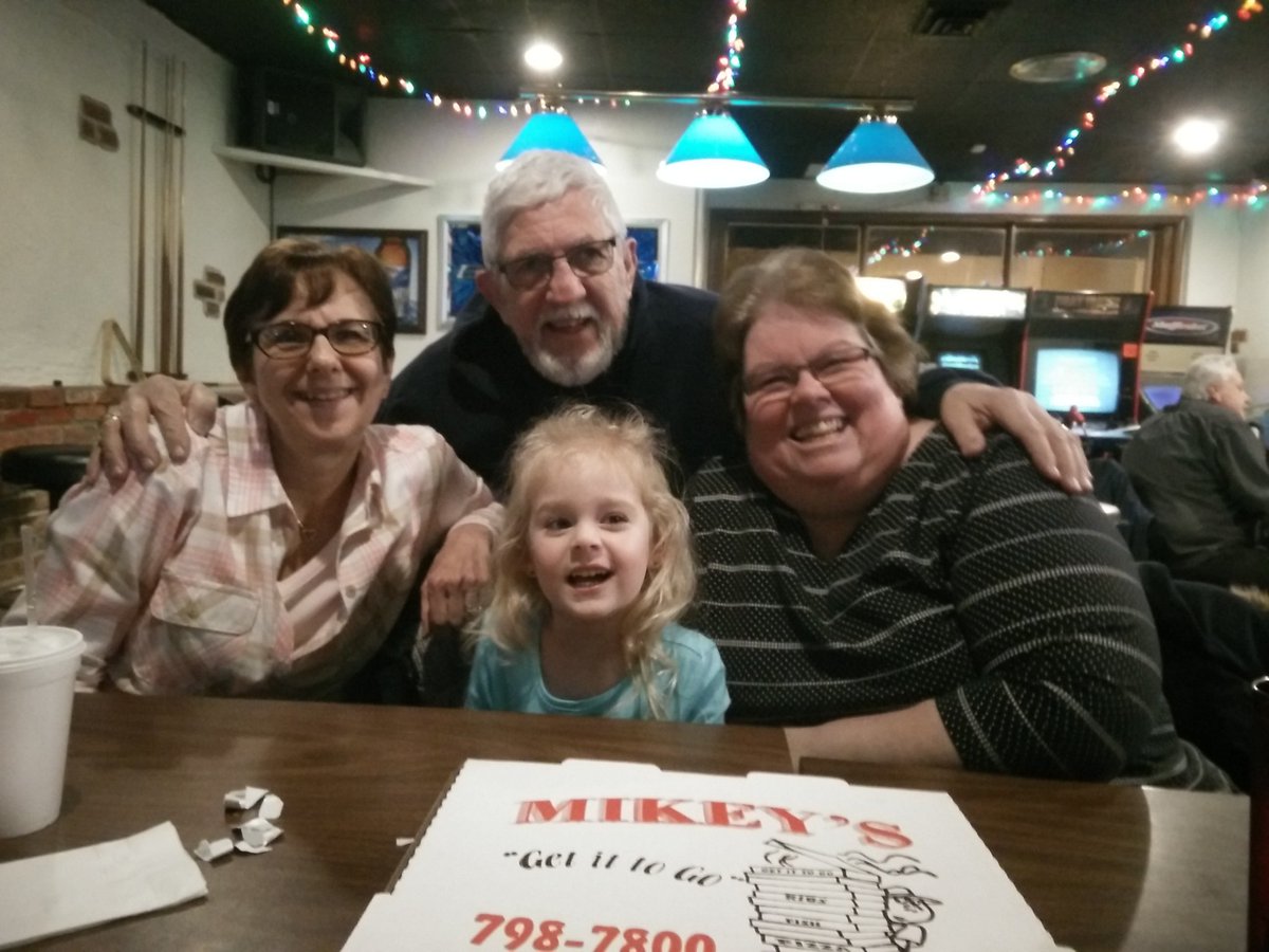 TenderJourney's tweet photo. My #ivftoddler and her amazing Grandparents! #infertility #grandparents #barnight #nightout #saturdaynight #love https://t.co/AazAcMYoZj