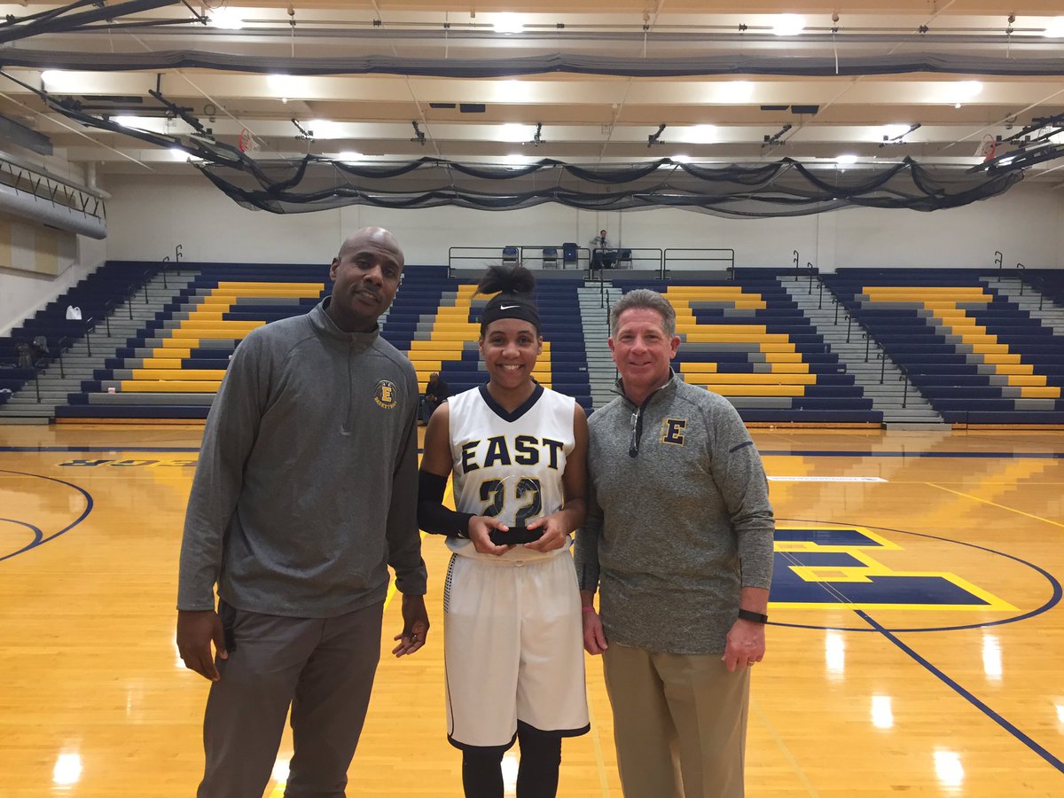 EGR_GirlsBBall's tweet photo. Congrats to 2018 f Mickayla Ivy being named MVP in 4th game today! 16pts8rebs6stls3blks. Good work! @grstormbb @coachd96 @LBInsider https://t.co/jfPmYgtova