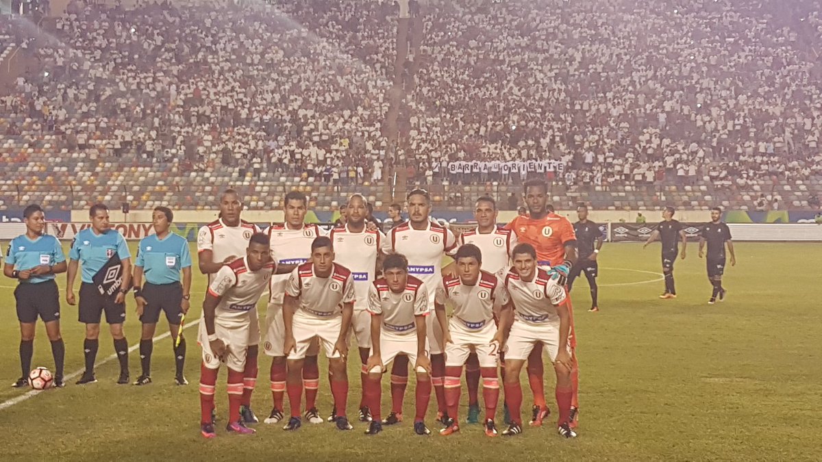 Universitario's tweet photo. 📸Foto del equipo titular de esta noche
#UvsOC #VamosCremas https://t.co/mBR3ROHkue