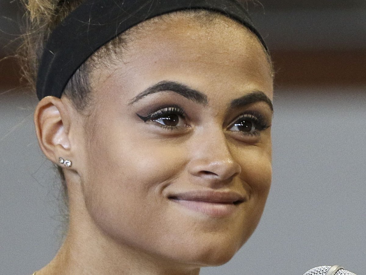 usatodayhss's tweet photo. ALL-USA star Sydney McLaughiln helps set world DMR record https://t.co/WwjWPU98Ru @GoSydGo @uctrack #njpreps #NBIGP @amfam https://t.co/RLHotGDX1O