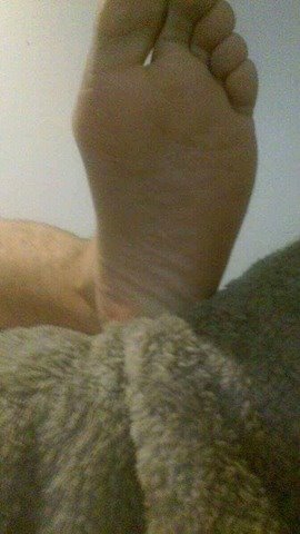 huellaTerrestre's tweet photo. #joshuaskinner #davidskinner #kikRainbowboyX96 #feet #toes #soles #gay #tickling #sole #toe #lickingfeet #suckingtoe #fetish #malefeet https://t.co/oo19HPdd08