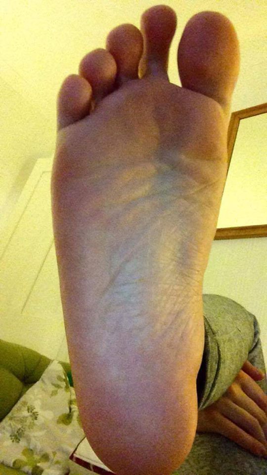huellaTerrestre's tweet photo. #joshuaskinner #davidskinner #kikRainbowboyX96 #feet #toes #soles #gay #tickling #sole #toe #lickingfeet #suckingtoe #fetish #malefeet https://t.co/oo19HPdd08