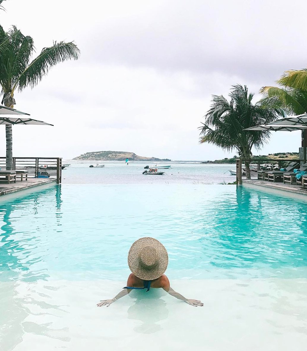fernandojohann's tweet photo. Reposting @defyner:
Mood. Happy Friday
#friyay #friday #relaxation #islandlife #luxuryliving #wanderlust #life #view #instadaily #qualitytim https://t.co/DTUORuQHLR