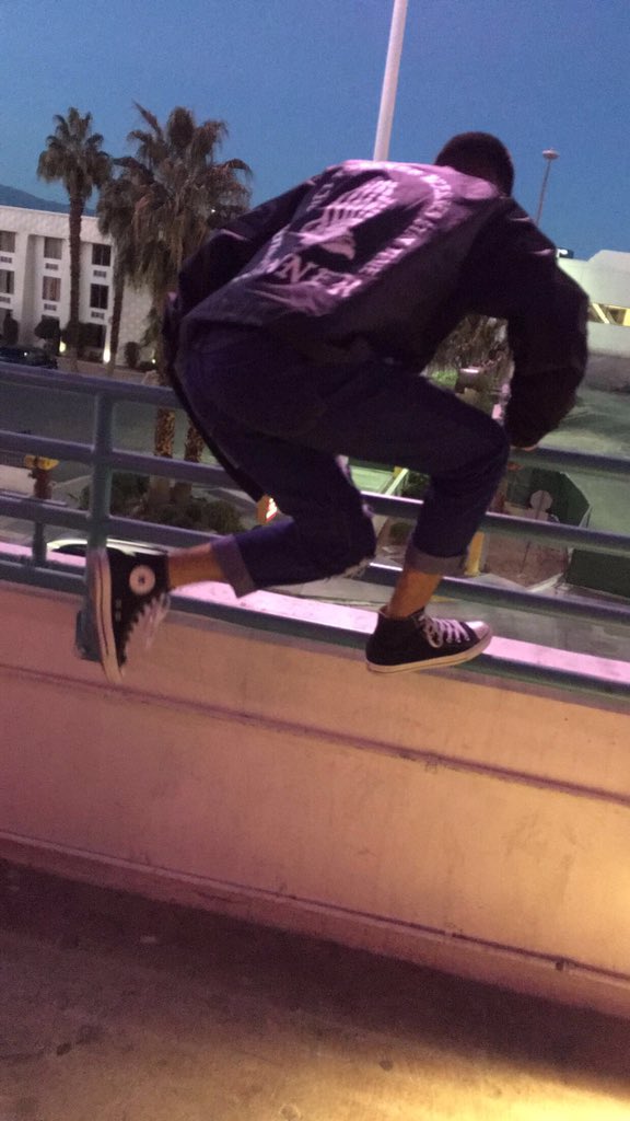 bojorquezka14's tweet photo. 1 RT = R.i.p Kevin 😞🙌🏼😍✨ https://t.co/ZWYzCAvwnH