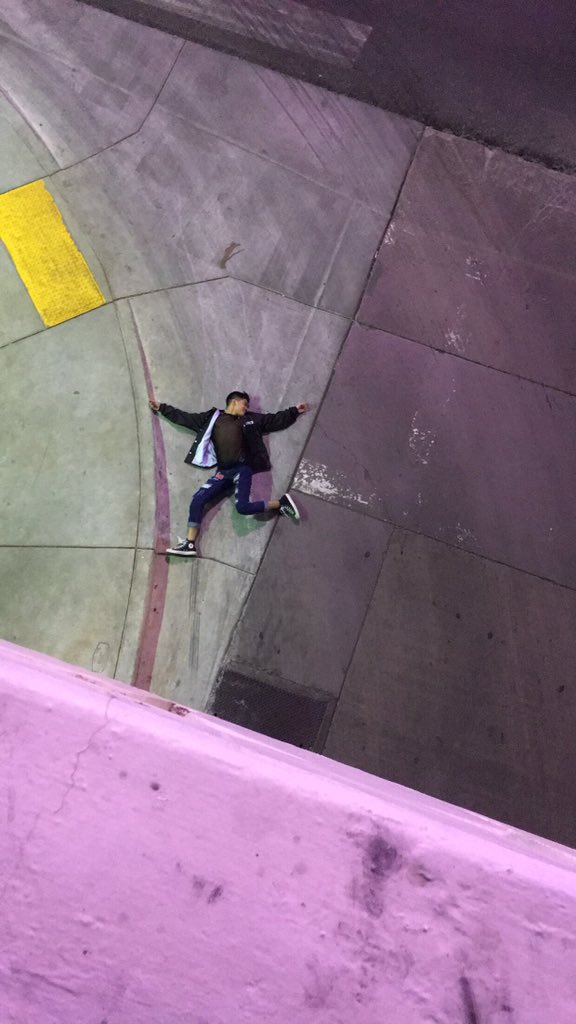bojorquezka14's tweet photo. 1 RT = R.i.p Kevin 😞🙌🏼😍✨ https://t.co/ZWYzCAvwnH
