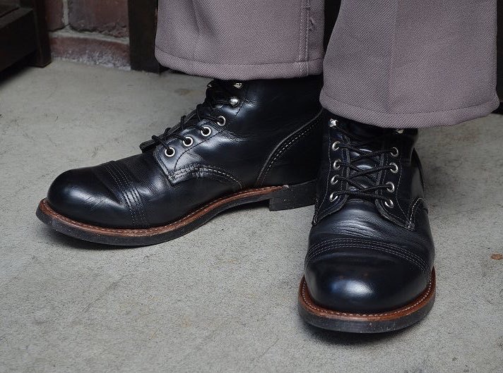 昨年の秋に、レザーが「ブラック・クローム」へと変更になった