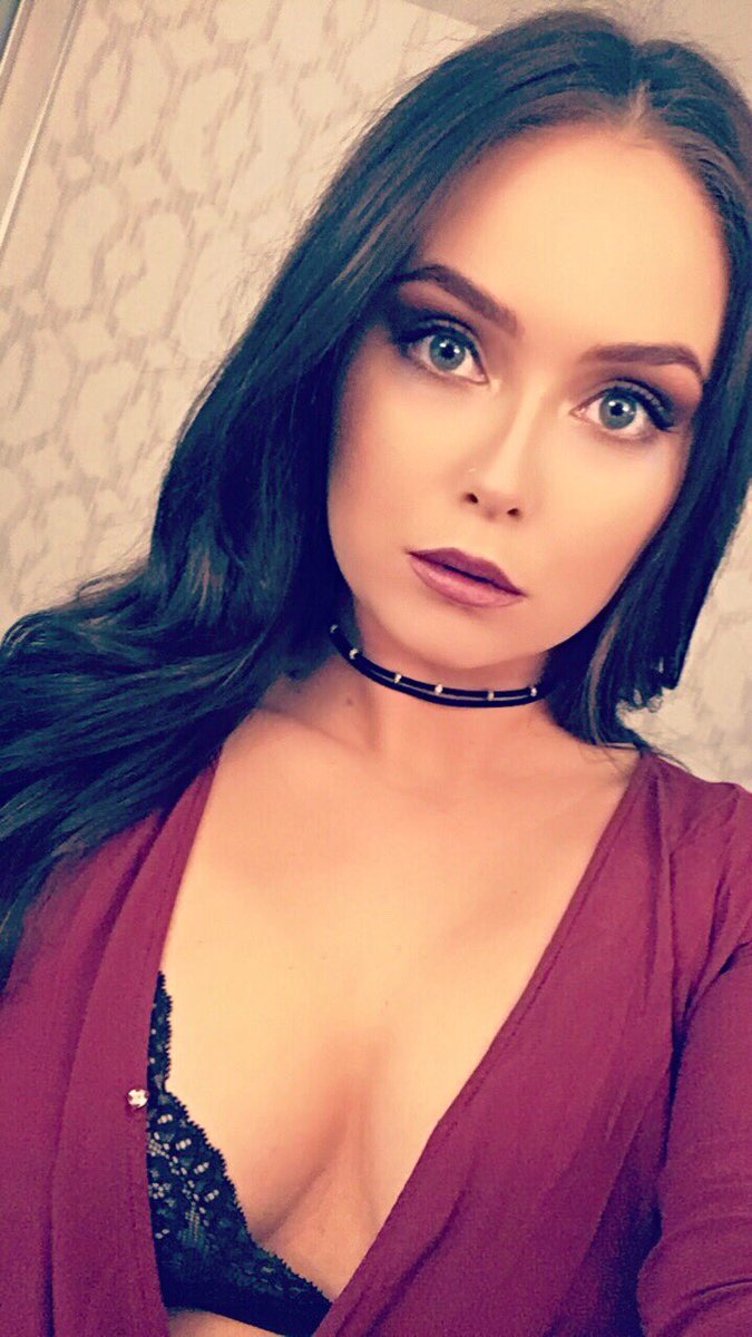 ash2kind's tweet photo. 🖤🖤#vegas #sincity https://t.co/WfI00K48ti