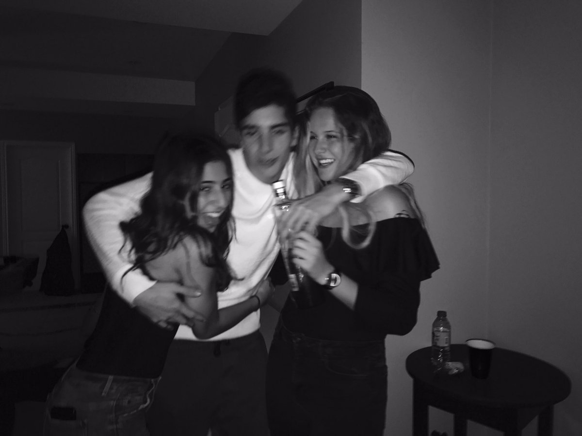 dbdbdbdbdbdvd's tweet photo. HAPPY LATE BIRTHDAY TO MY BEST FRIEND bcz im a horrible best friend and forgot to post it on her birthday #july18 #illremembernexttime https://t.co/XWjiOU5NCY