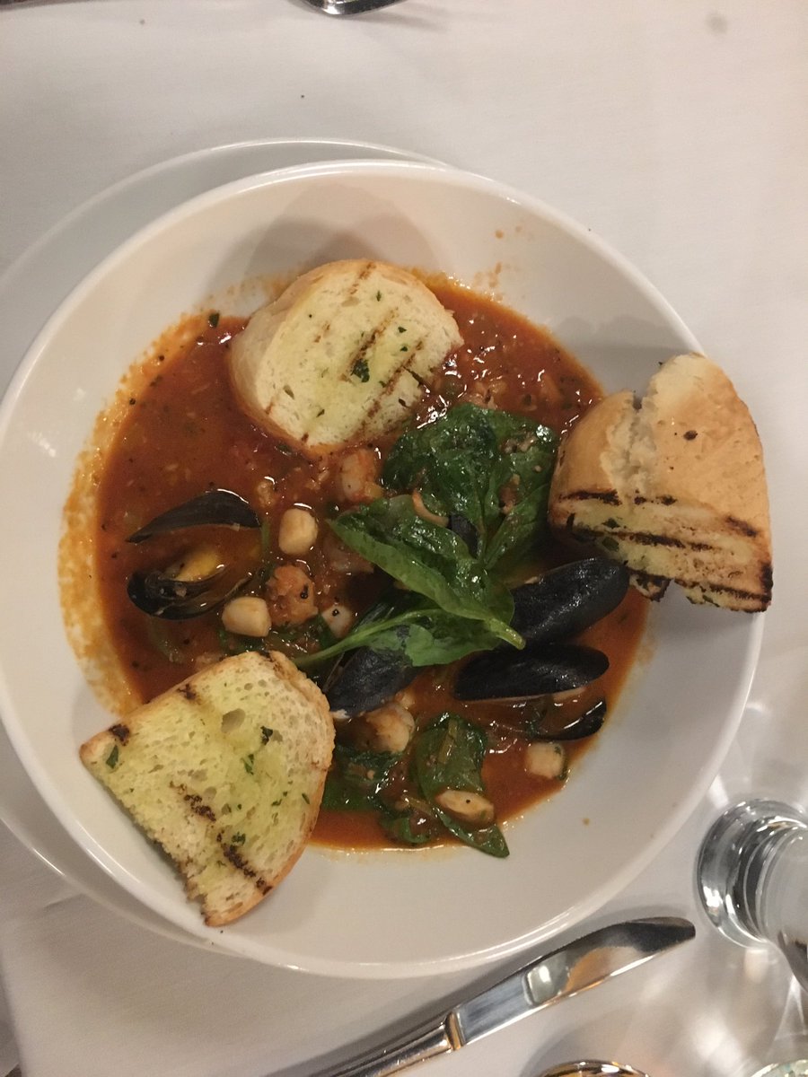 ShockerTG's tweet photo. A perfect way to end #ictdining #WRW17. Everything was amazing. There was dessert and it was delicious (not pictured). @georgesbistro https://t.co/mMJ156Eggg