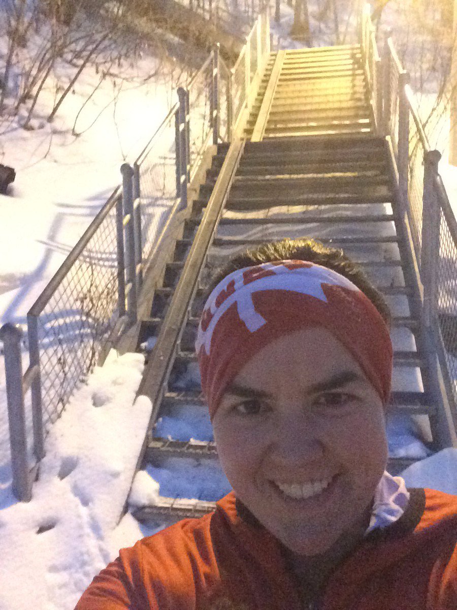 runskinner's tweet photo. #StairTraining begins today with 690 stairs and an 8k run! #GlutesForTheGreatWall, here I come :) #RORunStreak Day 28 #marathontraining https://t.co/t4nqXV4yjn