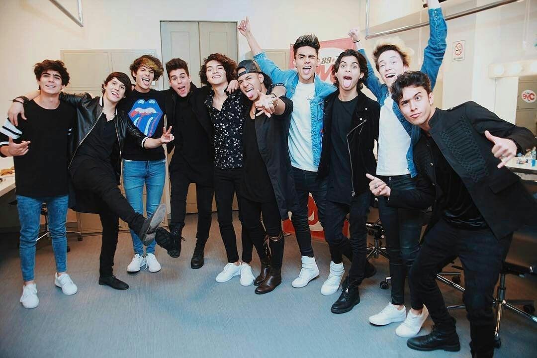 sonymusicca's tweet photo. ¿Qué opinan de este encuentro de lujo #CNCOwners y #Coders?
Esto se va a descontrolaaaar con @CNCOmusic y @CD9 😱😱 https://t.co/fk4maTea7u