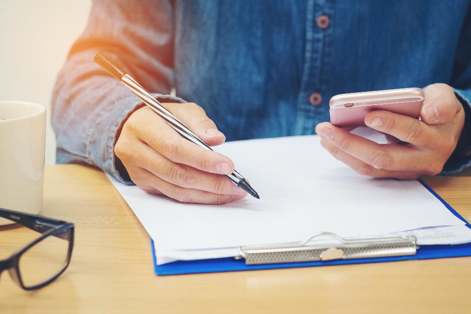 Forbes's tweet photo. IRS warns of a payroll scam as we head into tax season: https://t.co/xWdGiAePHr https://t.co/lYQFb64pO2