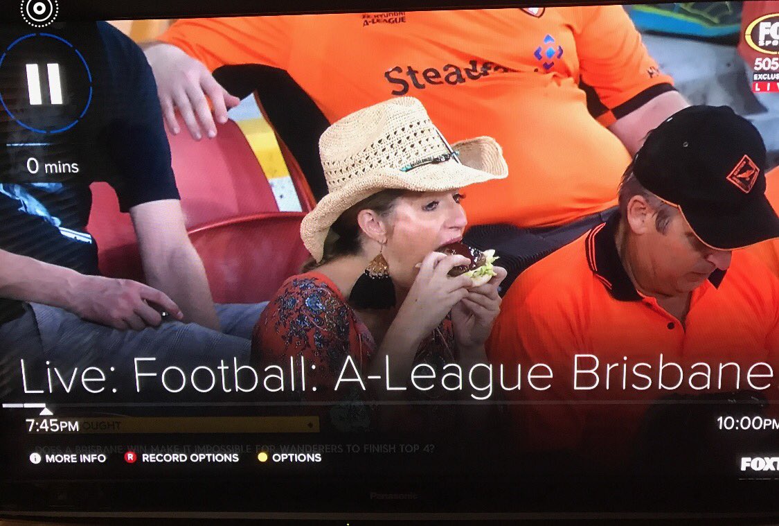 BiancaDye's tweet photo. When u get bombarded with texts sayin peeps saw u STUFF ya gob with a burger on national tv #brisbaneroar #thatburgergirl#hangry 😝🤘🏻🙊 https://t.co/29w12LPXpU
