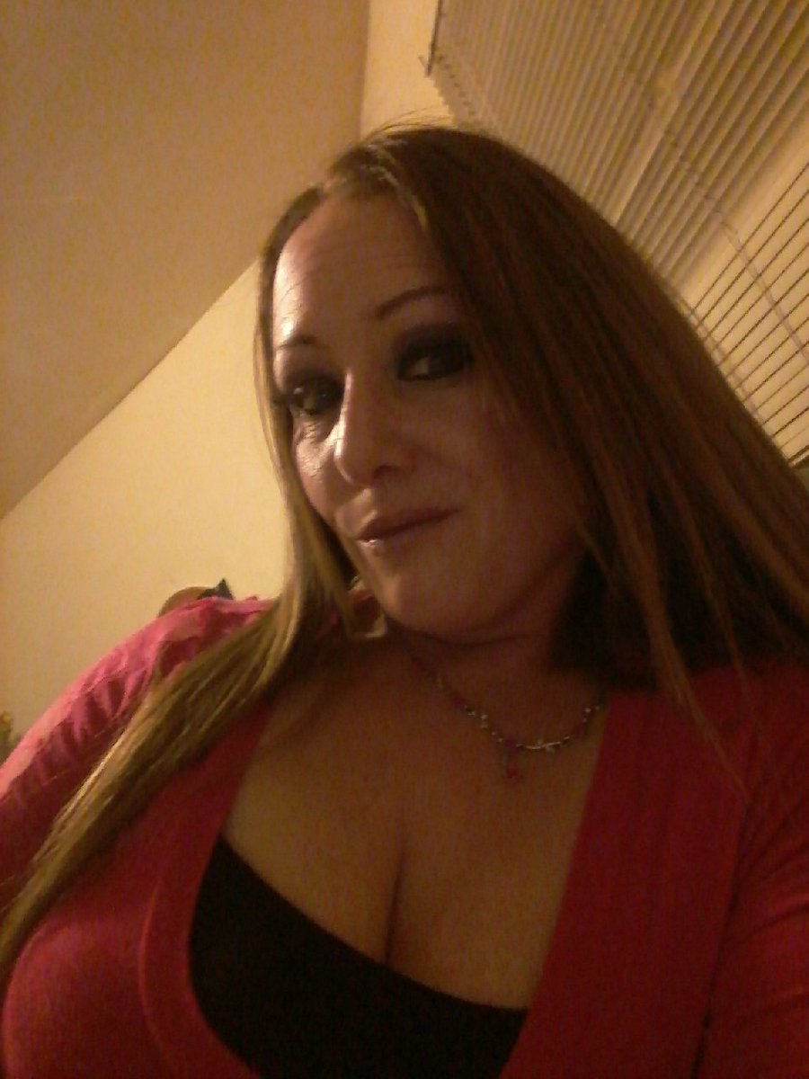 Luscious1me's tweet photo. Saturday night, and I am unfortunately home alone with nothing to do... https://t.co/0dOhHlnfQG